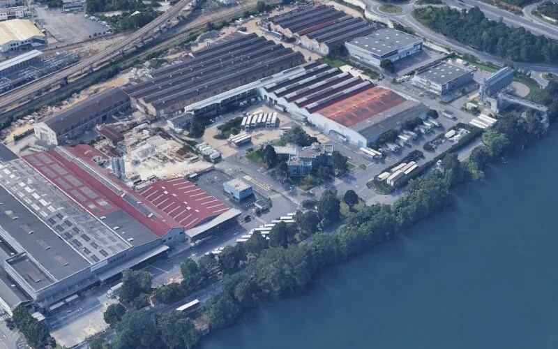 Industrial in Corbeil-Essonnes to rent - Building Photo - Image 2 of 15