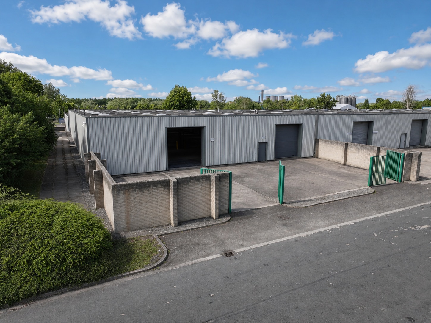 Brindley Rd, Runcorn to rent Building Photo- Image 1 of 3