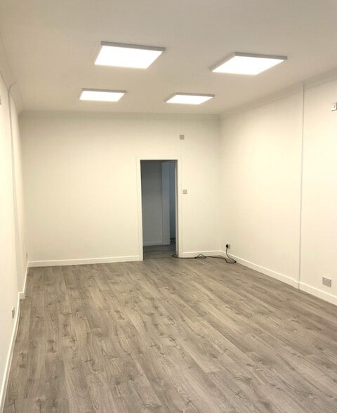 8E-8W Bonnygate W, Cupar for sale - Interior Photo - Image 3 of 3