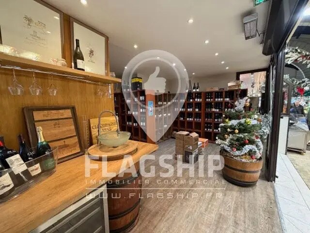 Retail in Versailles to rent Building Photo- Image 1 of 10