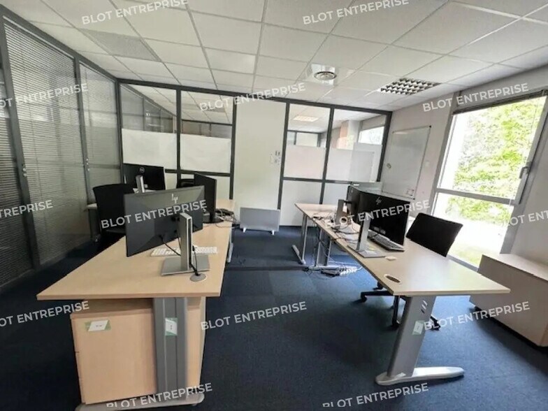 Office in Nantes to rent - Interior Photo - Image 2 of 8