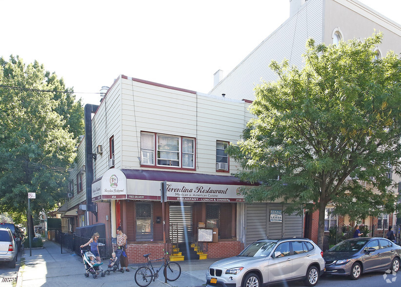 452-454 Graham Ave, Brooklyn, NY for sale - Primary Photo - Image 1 of 13