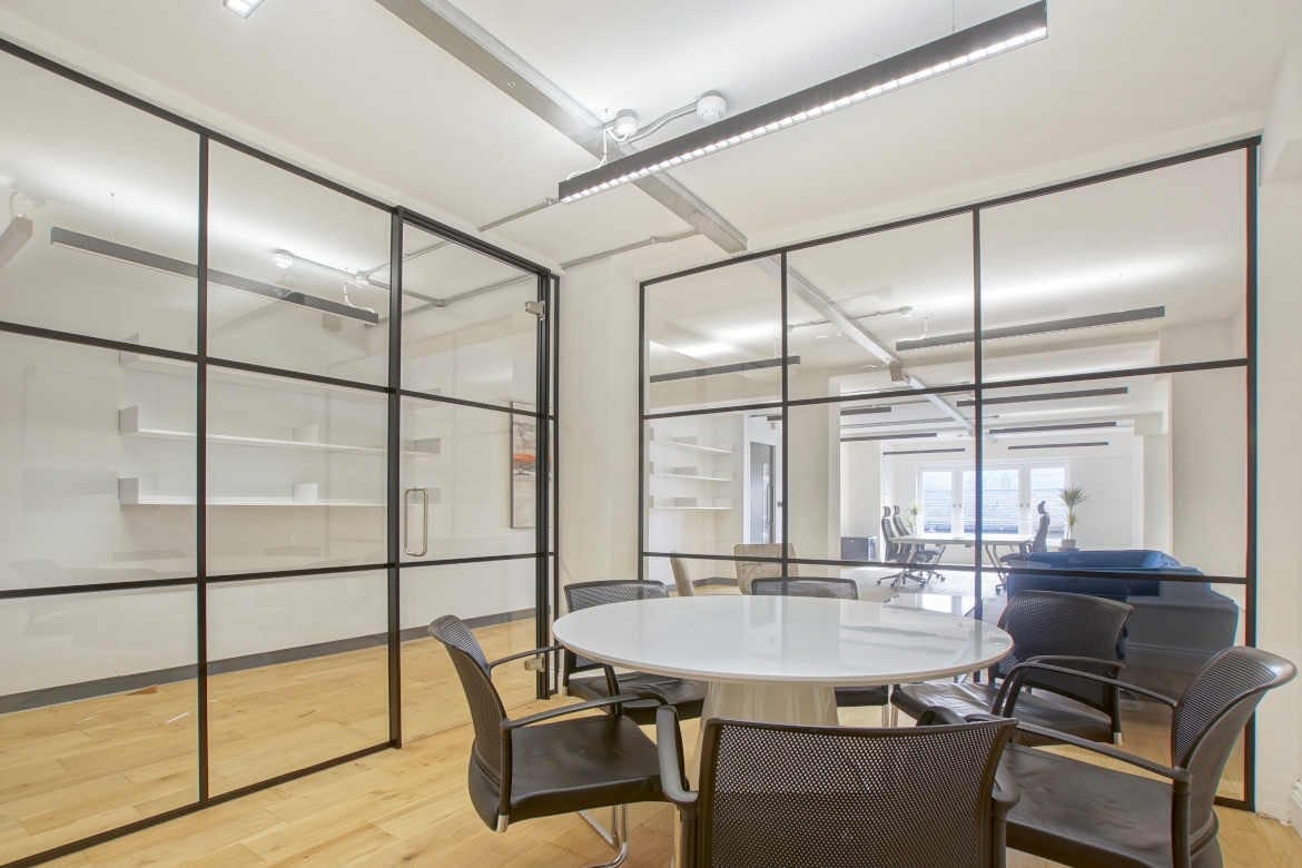 12 Greenhills Rents, London to rent Interior Photo- Image 1 of 5