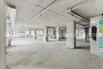 Office in Suresnes to rent Interior Photo- Image 2 of 6