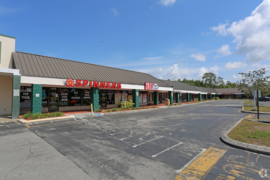 3029-3077 Commercial Way, Spring Hill, FL for rent - Primary Photo - Image 1 of 14