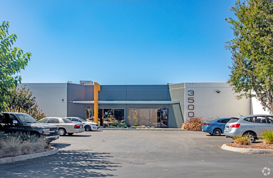 3500 Thomas Rd, Santa Clara, CA for rent - Building Photo - Image 1 of 6