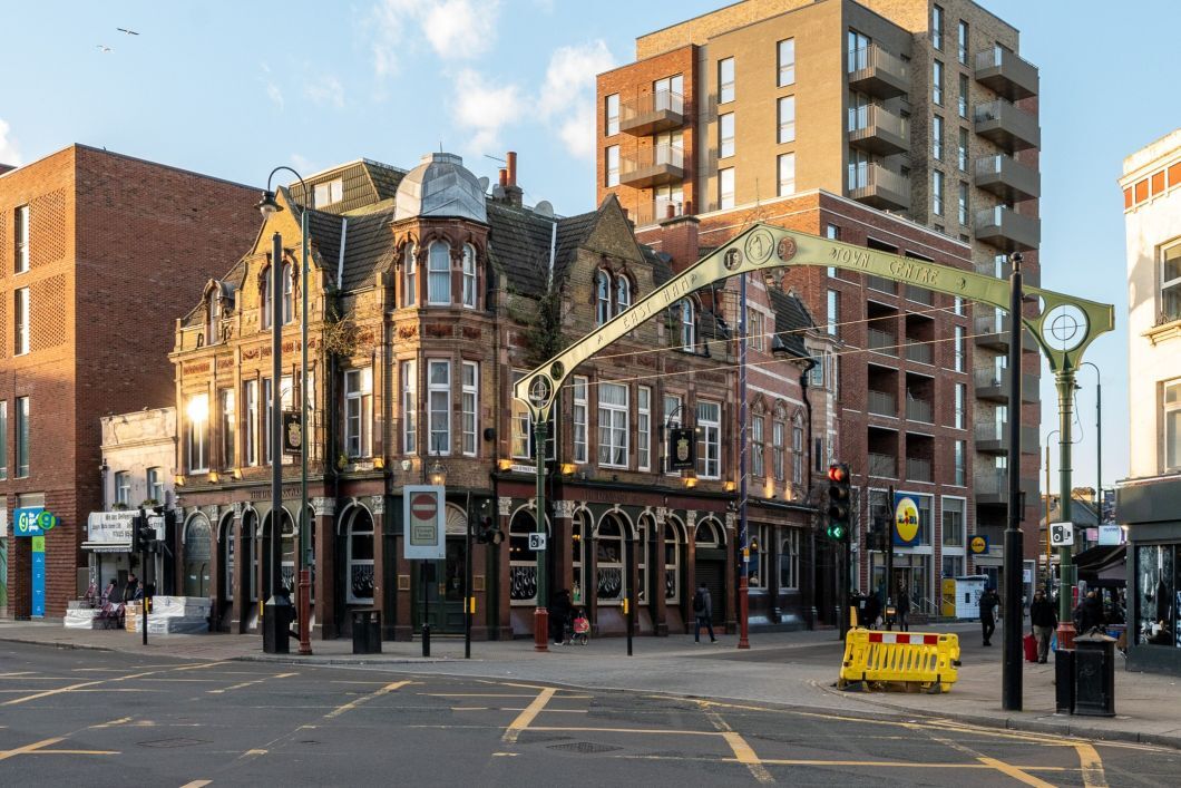 381 Barking Rd, London for sale Primary Photo- Image 1 of 1