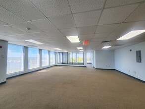 8751 W Broward Blvd, Plantation, FL for rent Interior Photo- Image 2 of 5