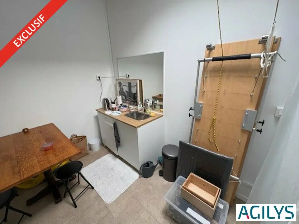 Light Industrial in Le Kremlin-Bicêtre for sale Interior Photo- Image 1 of 11