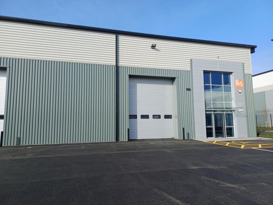 Leicester Rd, Market Harborough to rent Building Photo- Image 1 of 2