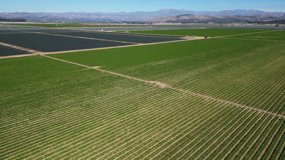 Central and Santa Clara Avenue, Oxnard, CA for sale - Primary Photo - Image 2 of 4