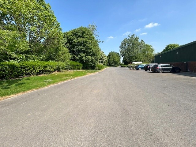 Crouch Ln, Windsor to rent - Building Photo - Image 2 of 2