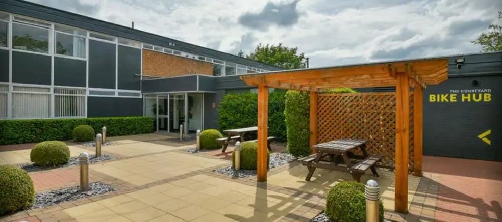 Earl Rd, Wilmslow to rent - Building Photo - Image 2 of 3