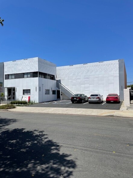 3383-3385 Olive Ave, Signal Hill, CA for rent - Building Photo - Image 1 of 29