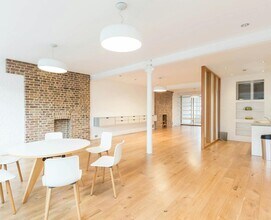 23 Charlotte Rd, London to rent Interior Photo- Image 1 of 8