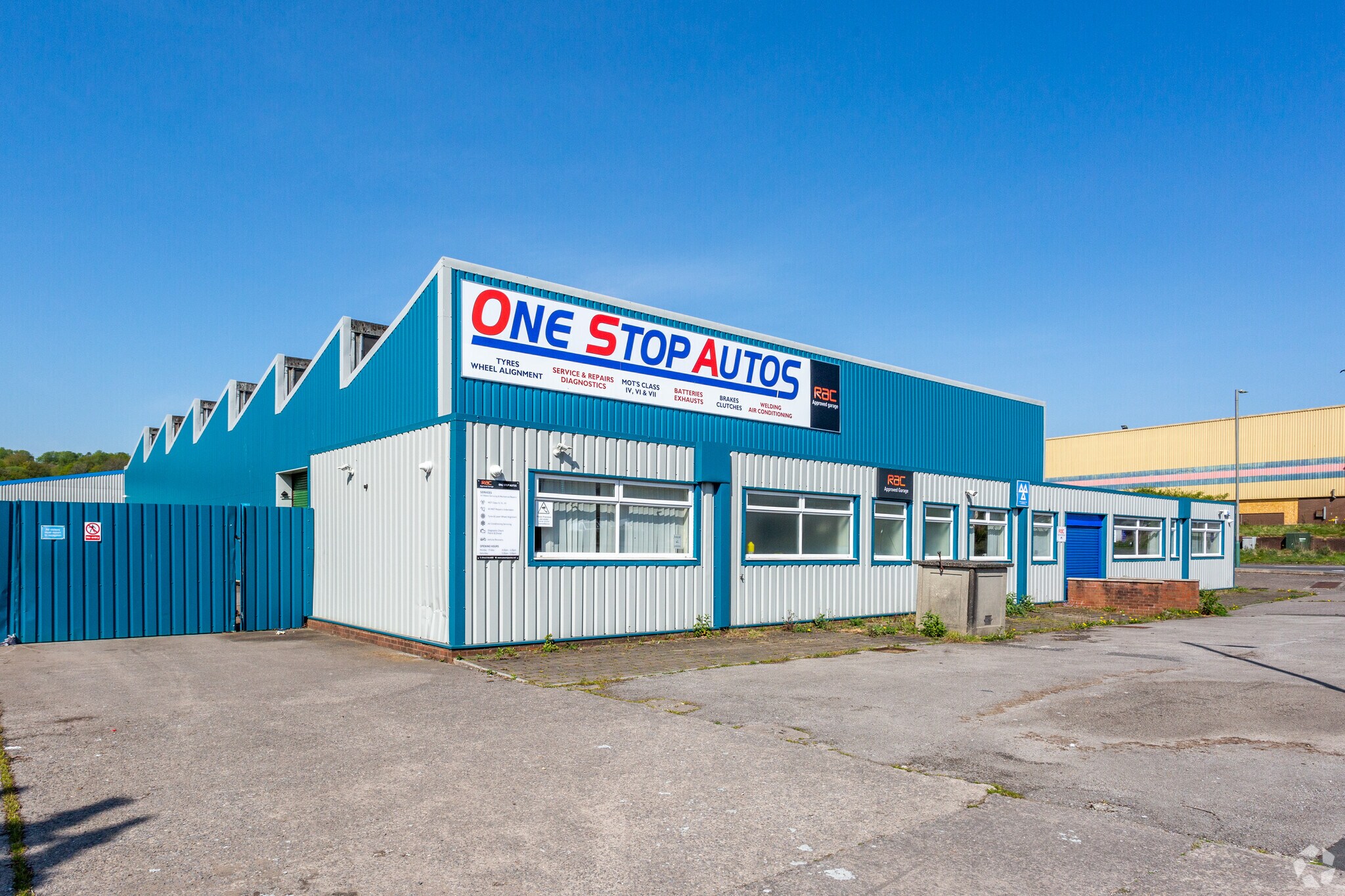 6 Sir Alfred Owen Way, Caerphilly for sale Primary Photo- Image 1 of 1