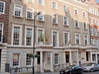 24 Brooks Mews, London to rent - Building Photo - Image 3 of 4