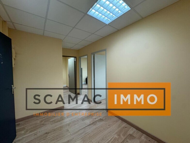 Office in Éguilles for sale - Building Photo - Image 3 of 9