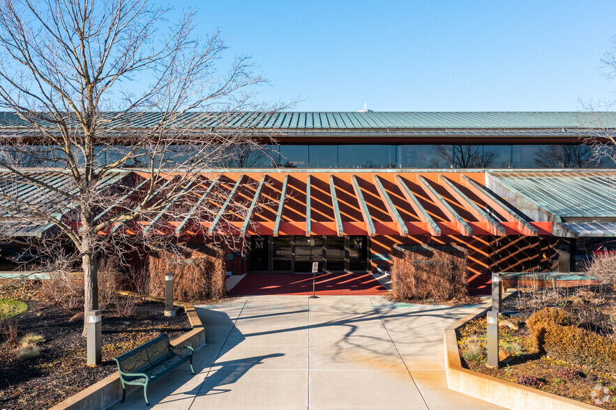 24 Frank Lloyd Wright Dr, Ann Arbor, MI for rent - Building Photo - Image 2 of 12