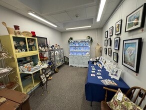 42 Brook Street, Raunds to rent Interior Photo- Image 2 of 6