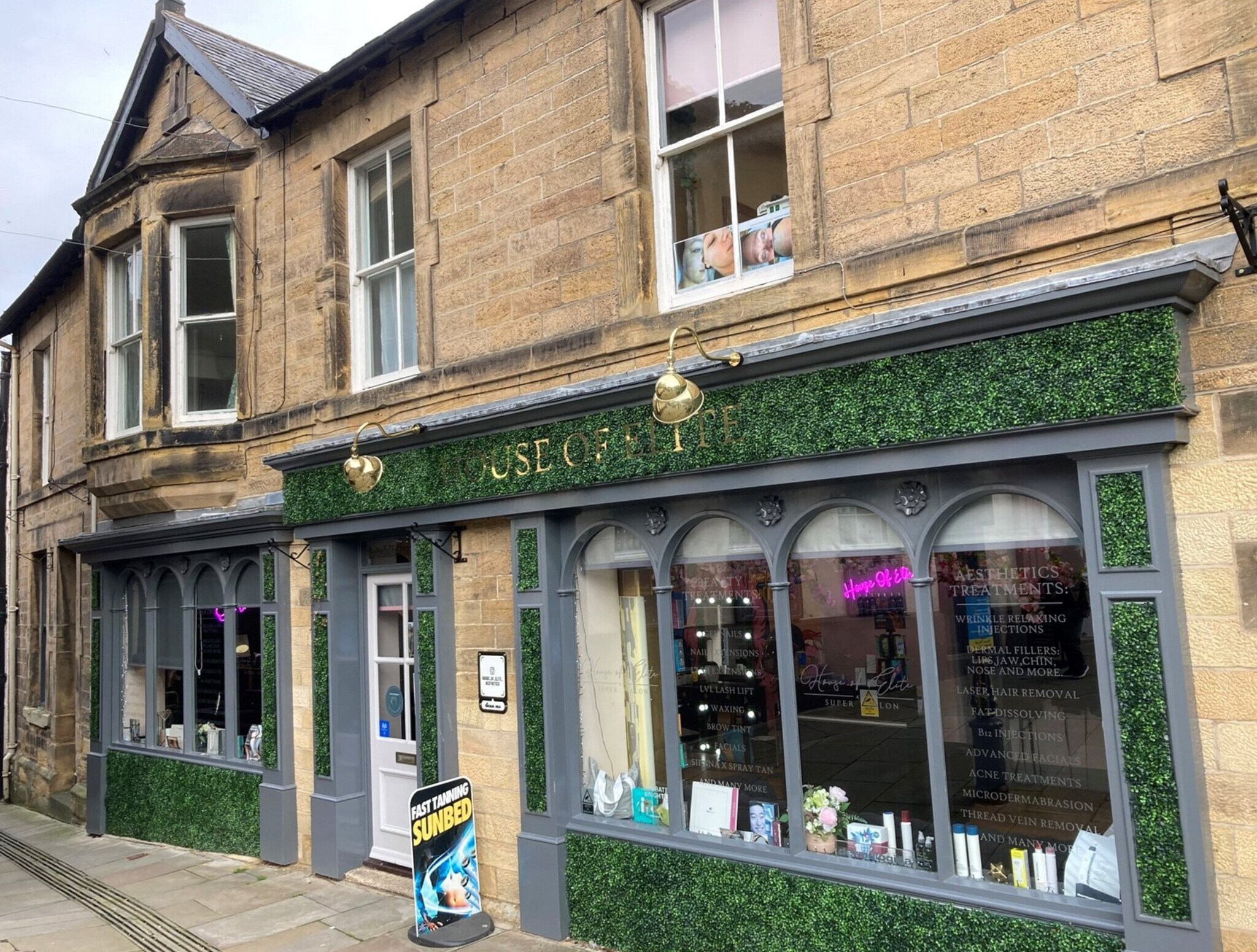 7-9 Market Pl, Alnwick for sale Primary Photo- Image 1 of 1