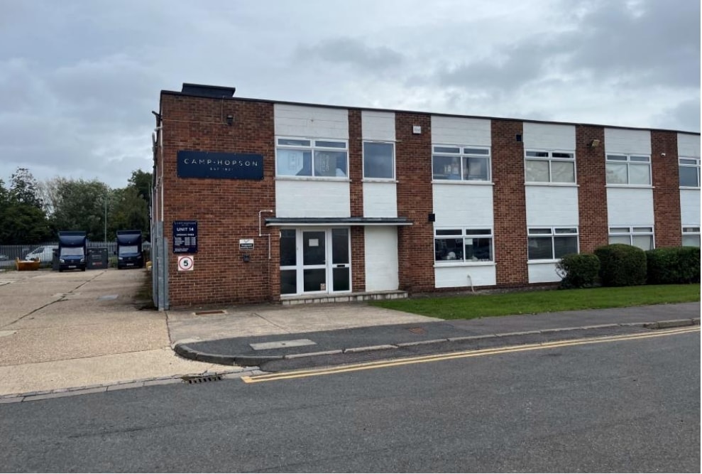 Bone Ln, Newbury to rent Building Photo- Image 1 of 2