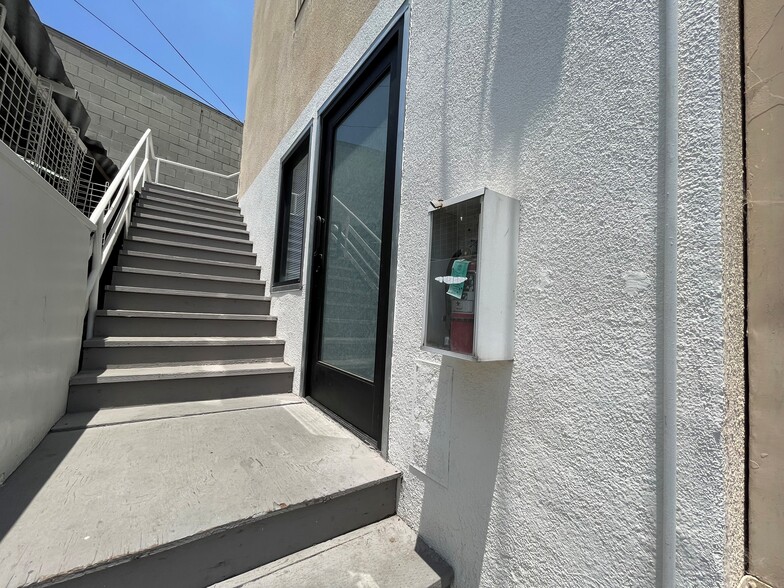 1017-1019 S La Brea Ave, Los Angeles, CA for rent - Building Photo - Image 2 of 11