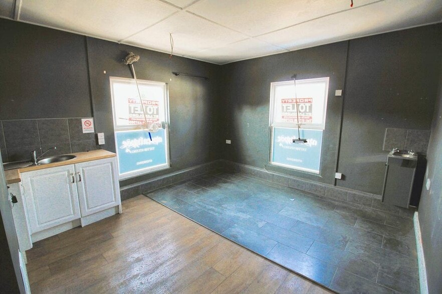 2 Bell Rd, Norwich to rent - Building Photo - Image 2 of 3