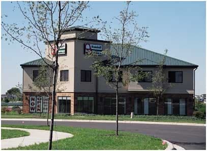 1051 Kettle Ave, North Aurora, IL for sale Primary Photo- Image 1 of 1