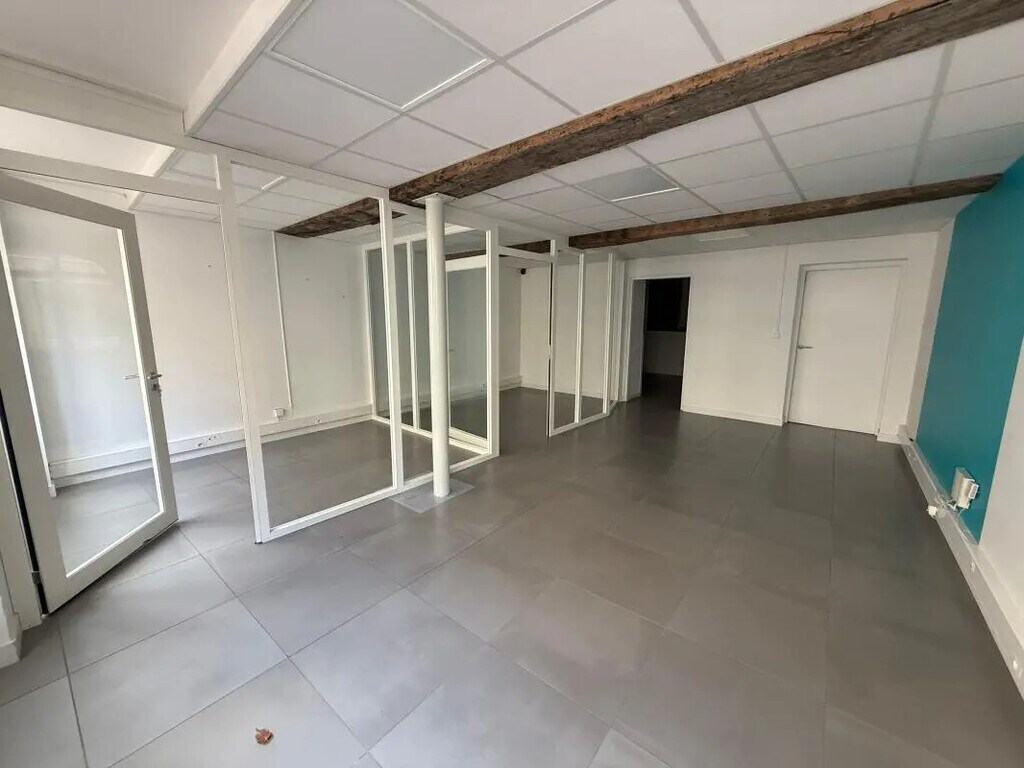 Vente Bureaux 73 m² - Photo 1