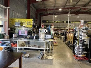 Retail in Marignane for sale Interior Photo- Image 2 of 5