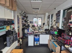 Grays Walk, Newport to rent Interior Photo- Image 1 of 1