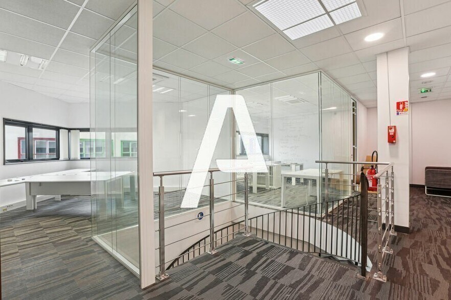 128 Bis Avenue Jean Jaurès, Ivry-sur-Seine to rent - Interior Photo - Image 3 of 7