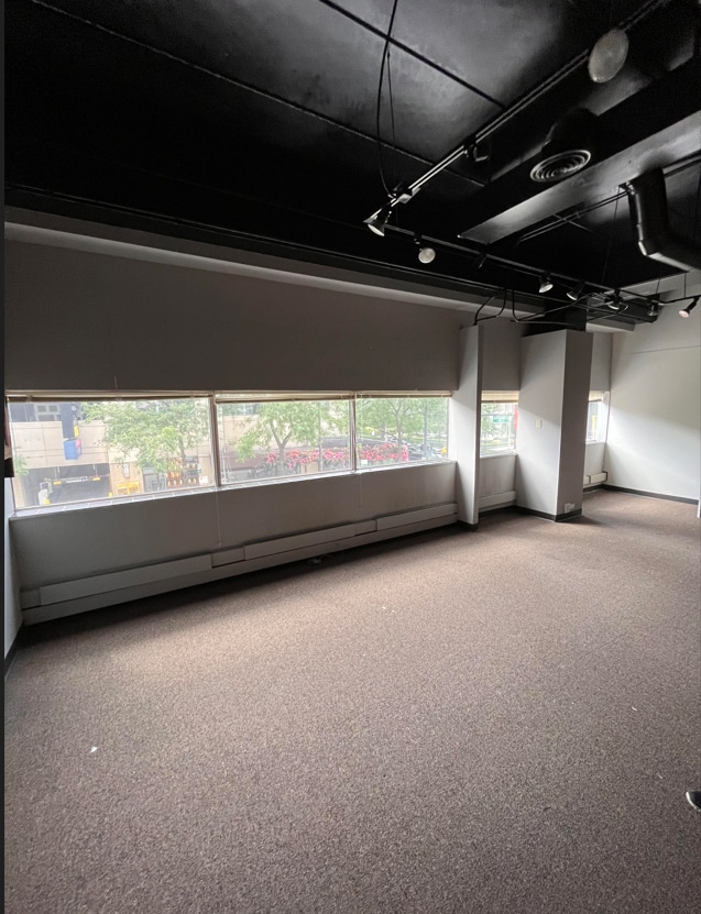 1 E Superior St, Chicago, IL to rent Building Photo- Image 1 of 6