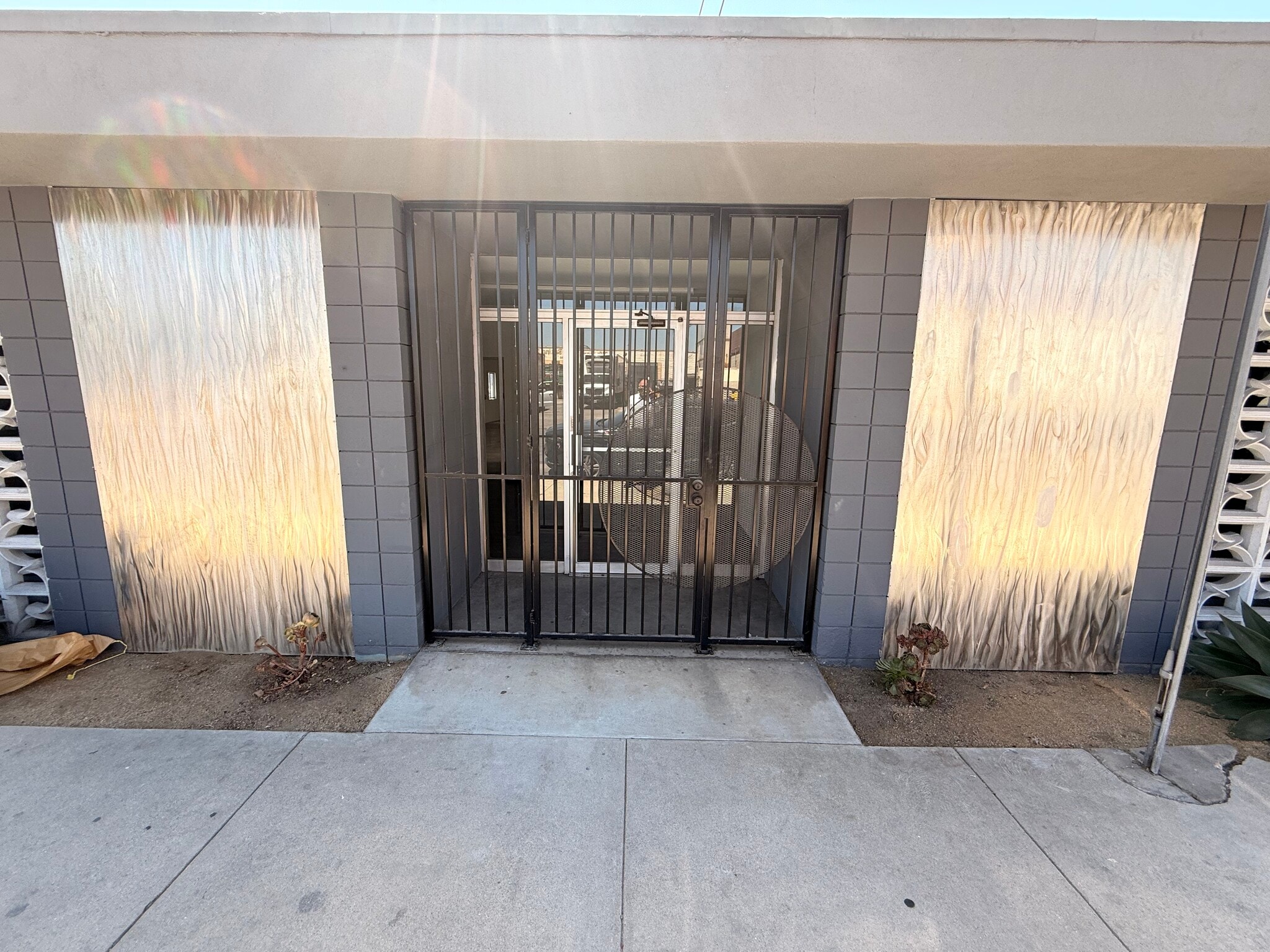 15208-15210 Stagg St, Van Nuys, CA to rent Interior Photo- Image 1 of 15