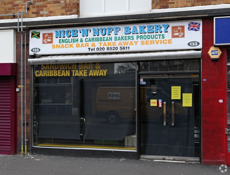 133 Wood St, London to rent - Building Photo - Image 3 of 3