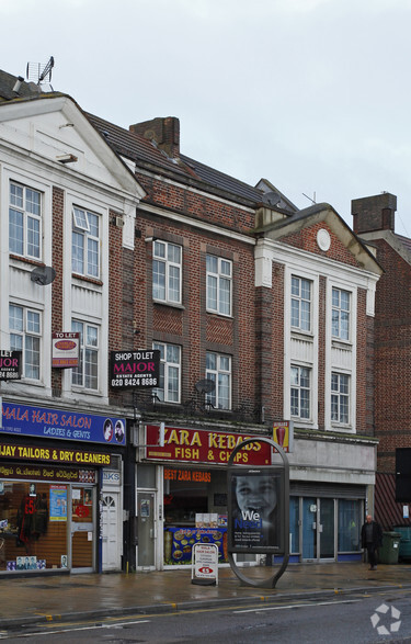 High St, Harrow for rent - Building Photo - Image 2 of 2