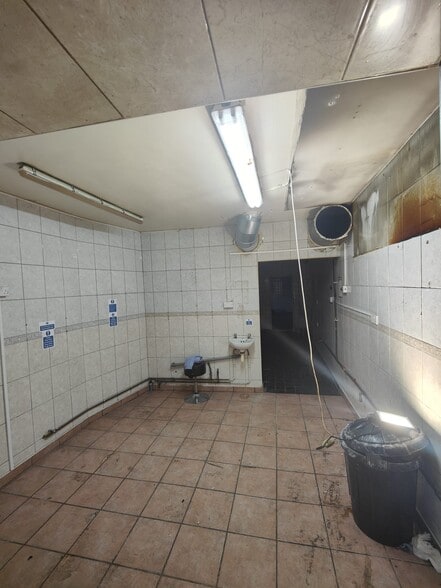 71 St Johns Rd, Liverpool to rent - Building Photo - Image 2 of 14