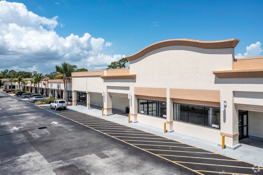 1220-1296 Sarno Rd, Melbourne, FL for rent - Building Photo - Image 3 of 20