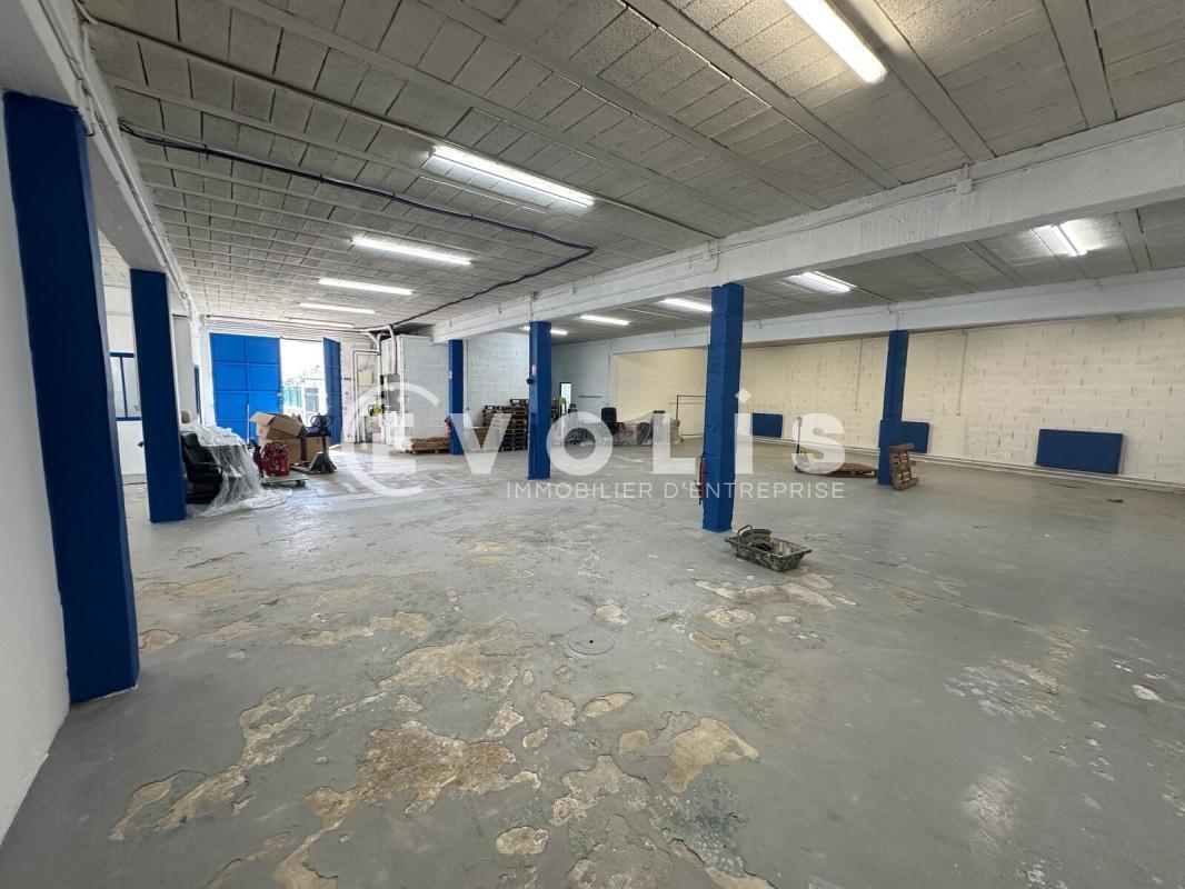 Light Industrial in Romainville to rent Interior Photo- Image 1 of 6