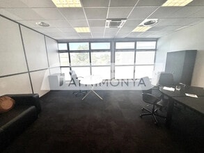 Office in Marseille to rent Interior Photo- Image 1 of 8