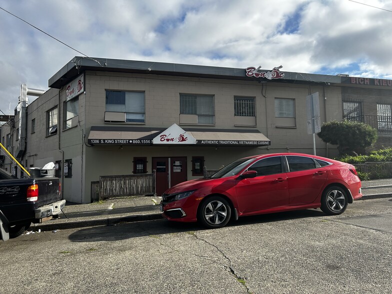 421 Rainier Ave S, Seattle, WA for sale - Building Photo - Image 1 of 1