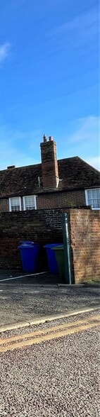 4-5 West St, Faversham to rent - Building Photo - Image 2 of 2