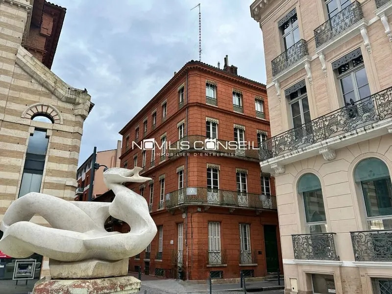 Office in Toulouse to rent Building Photo- Image 1 of 3