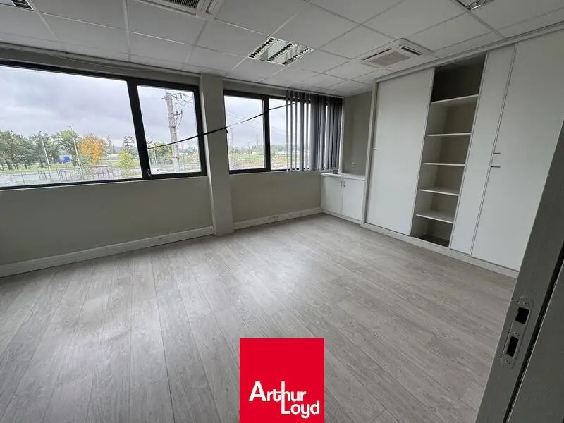 Location Bureaux 350 m² - Photo 1