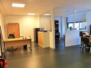 Office in Champigny-sur-Marne to rent Building Photo- Image 1 of 3