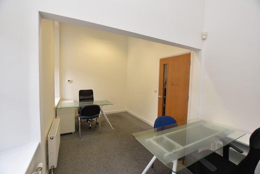 Jubilee House, The Barracks, Forthside Way, Way, Stirling to rent - Interior Photo - Image 3 of 4
