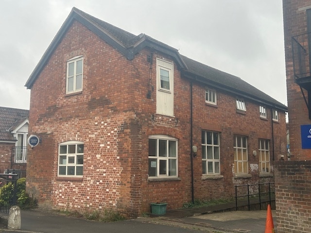 New Park St, Devizes to rent Primary Photo- Image 1 of 9