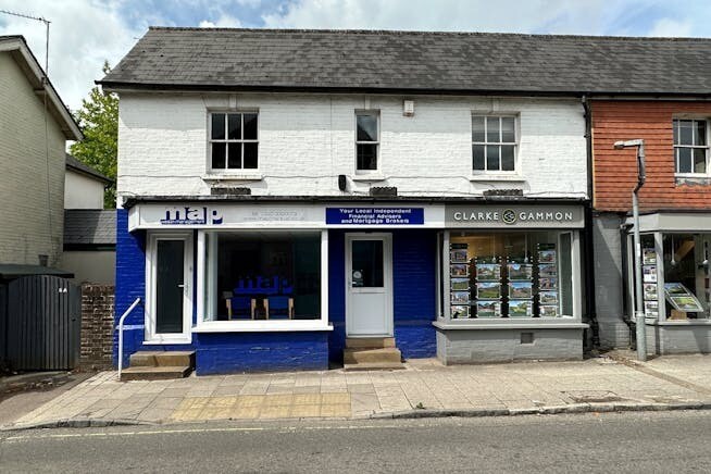 2 Midhurst Rd, Liphook for sale Primary Photo- Image 1 of 1