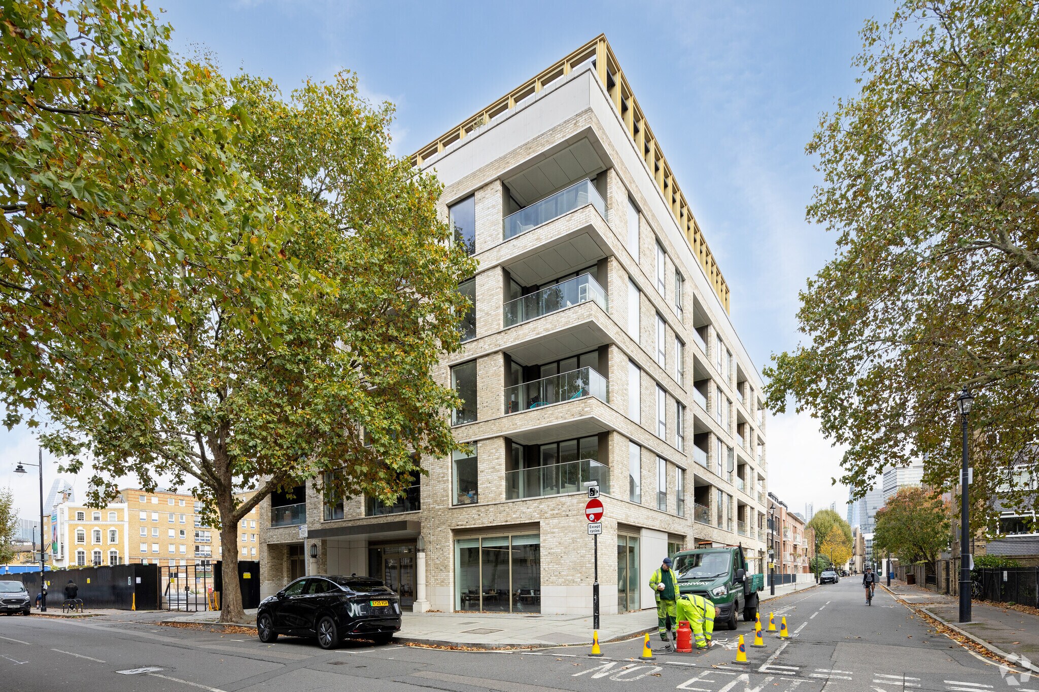 27 Harper Rd, London for sale Primary Photo- Image 1 of 1